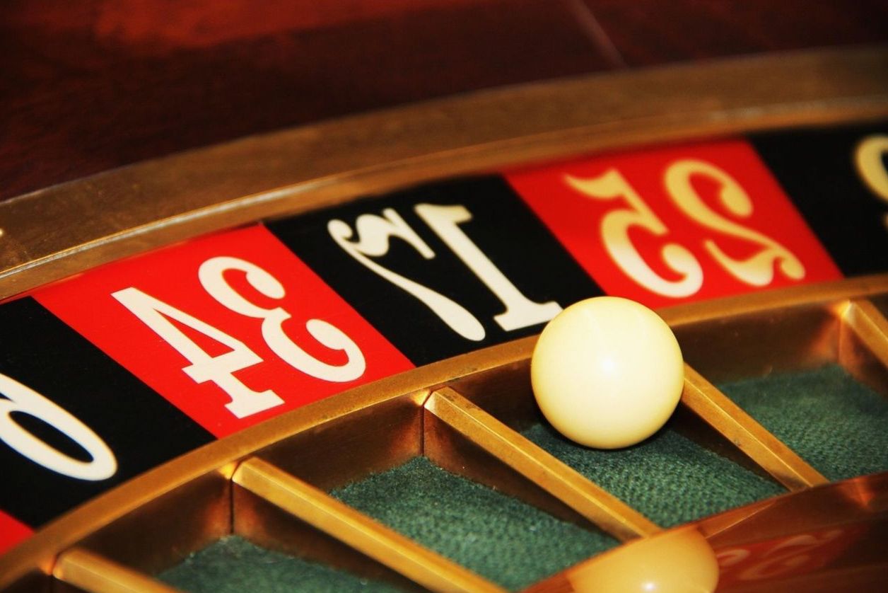 Casino party atmosphere at Joyfuldays