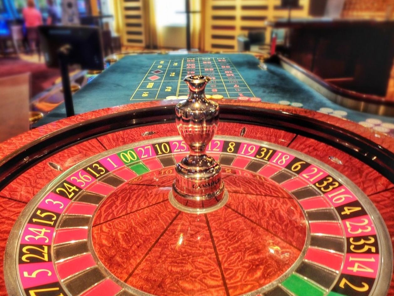 Roulette wheel at Joyfuldays casino party